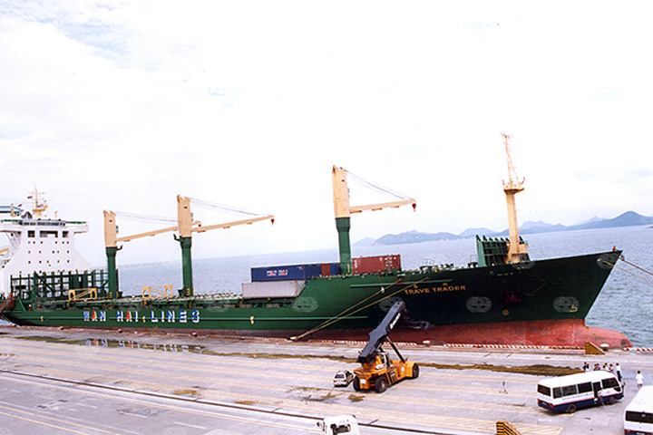 Wan Hai's "Trave Trader" on 3 Jun 2001