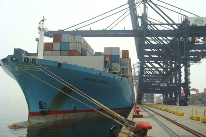 "Maersk Kampala" on 22 March 2008 (AE11W）