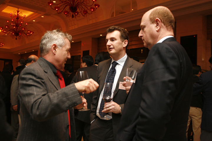 On 18 January 2008, YICT invited more than 500 guests from shipping lines, shipping agents, end-users and third-party logistics providers to its Spring Dinner at InterContinental Shenzhen.