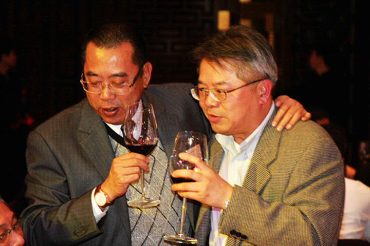 On 18 January 2008, YICT invited more than 500 guests from shipping lines, shipping agents, end-users and third-party logistics providers to its Spring Dinner at InterContinental Shenzhen.