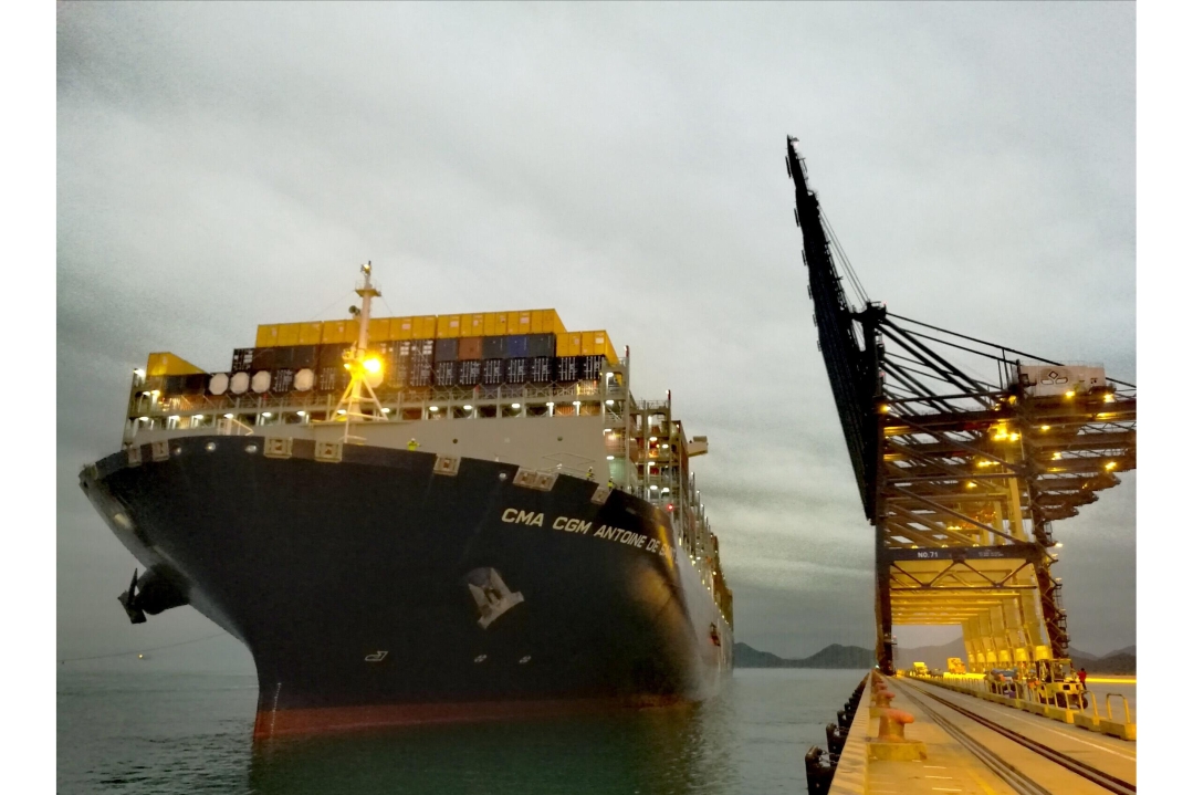 the 20,954 - TEU “CMA CGM ANTOINE DE SAINT EXUPERY”, made its inaugural call to Hutchison Ports Yantian.