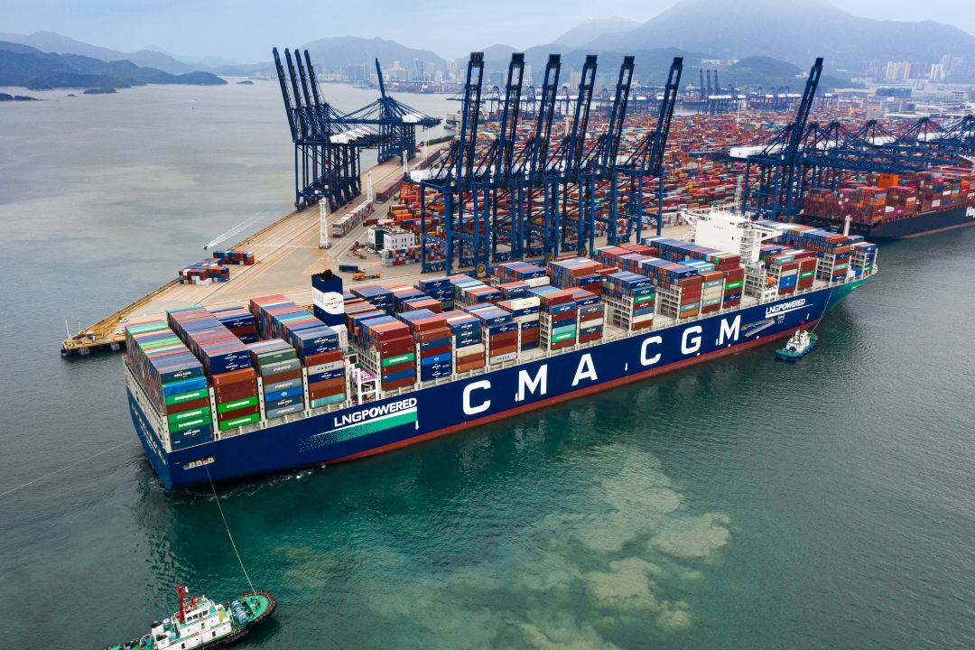 The world's first LNG-powered container vessel “CMA CGM JACQUES SAADE” made its inaugural call to Hutchison Ports Yantian.