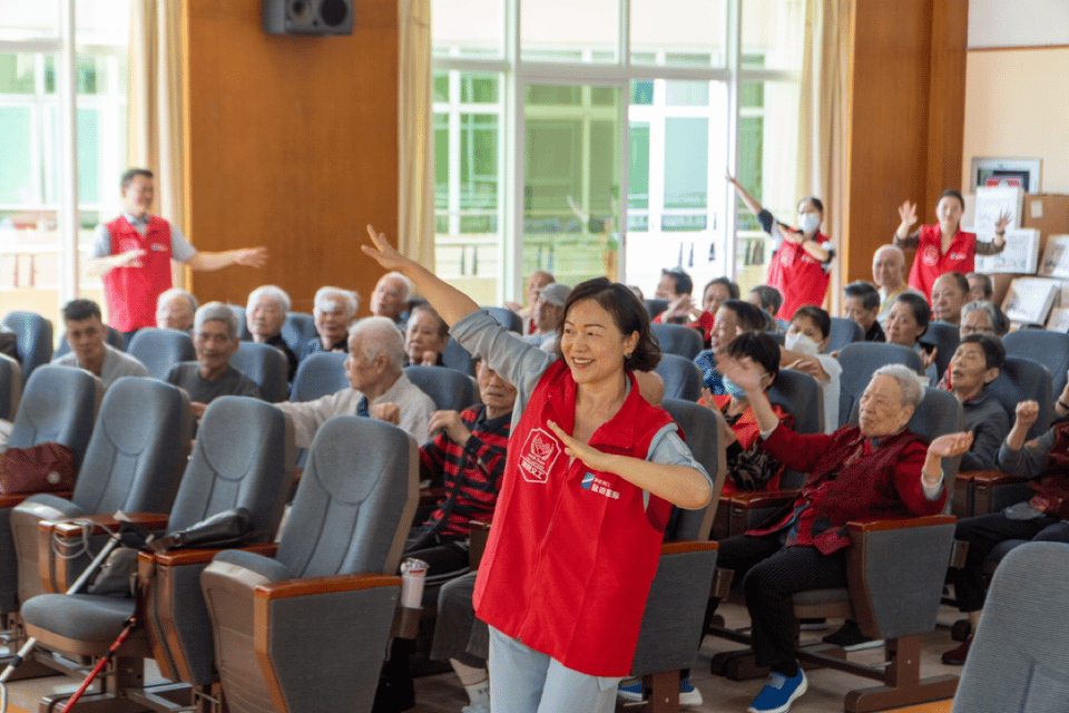 1698896220136052640.gif 7.gif