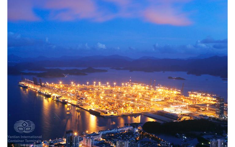 The night of Yantian Port
